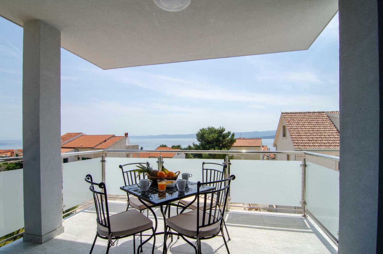 Apartments Sara Бол Екстер'єр фото
