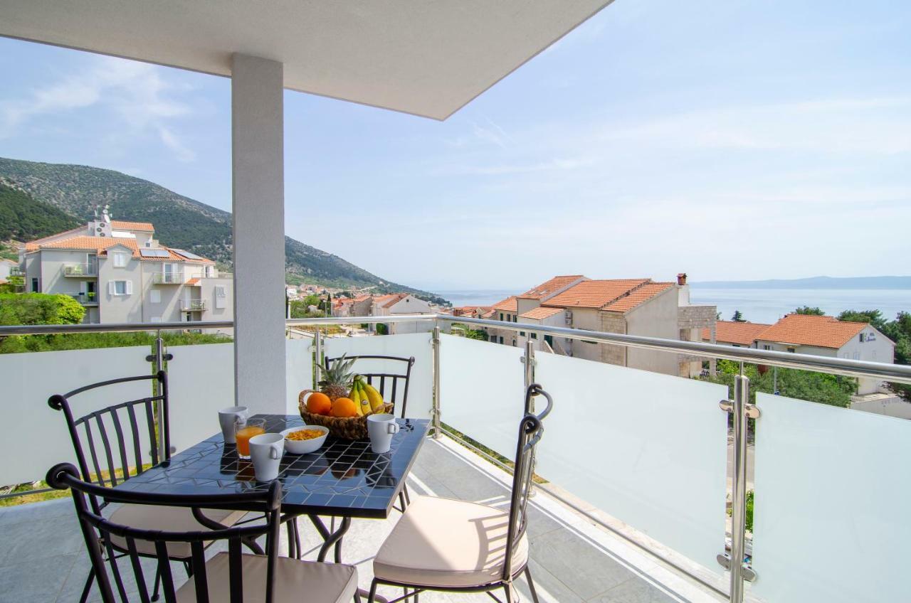 Apartments Sara Бол Екстер'єр фото
